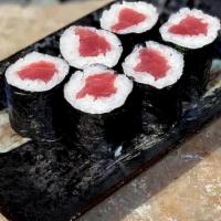 Tekka Maki · Tuna roll with seaweed on the outside