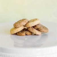 1/2 Dozen Mini Cookies · A half dozen of our freshly baked mini cookies.
160 Cals.