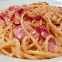 Spaghetti Carbonara · Spaghetti pasta in a egg and cream sauce with panccetta
