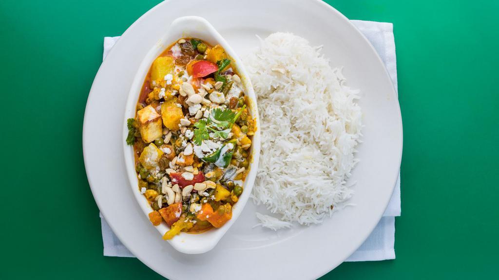 Vegetables Korma · Mixed vegetables cooked with cream, herbs and cashews.