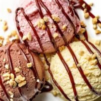 Haagen Dazs White Chocolate Raspberry Truffle Ice Cream (1 Pint) · 