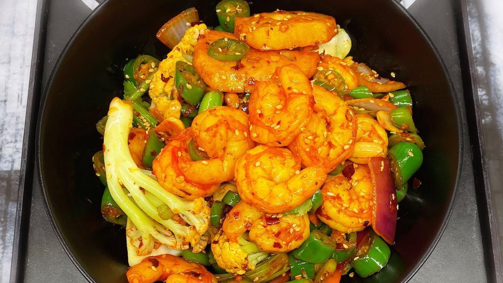 126. Spicy Shrimp In Iron Pot   农家干锅虾 · Extra spicy.