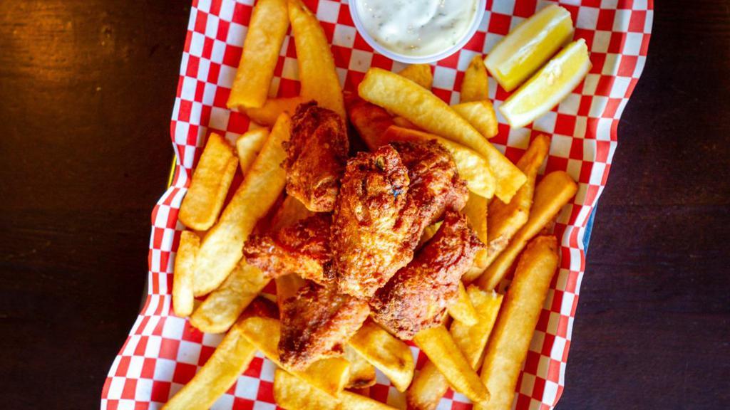 6 Pieces Chicken Wings & Chips · 