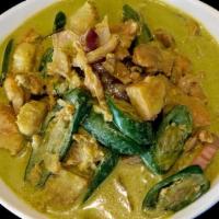 THAI GREEN CURRY SAUCE · Thaibodia wet sauce style with your choice of chicken breast, wings, or fish (rock cod). Dee...