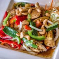 77 - CASHEW NUT · Choice of protein sautéed with green onion, bell pepper, minced garlic, yellow onion, baby c...