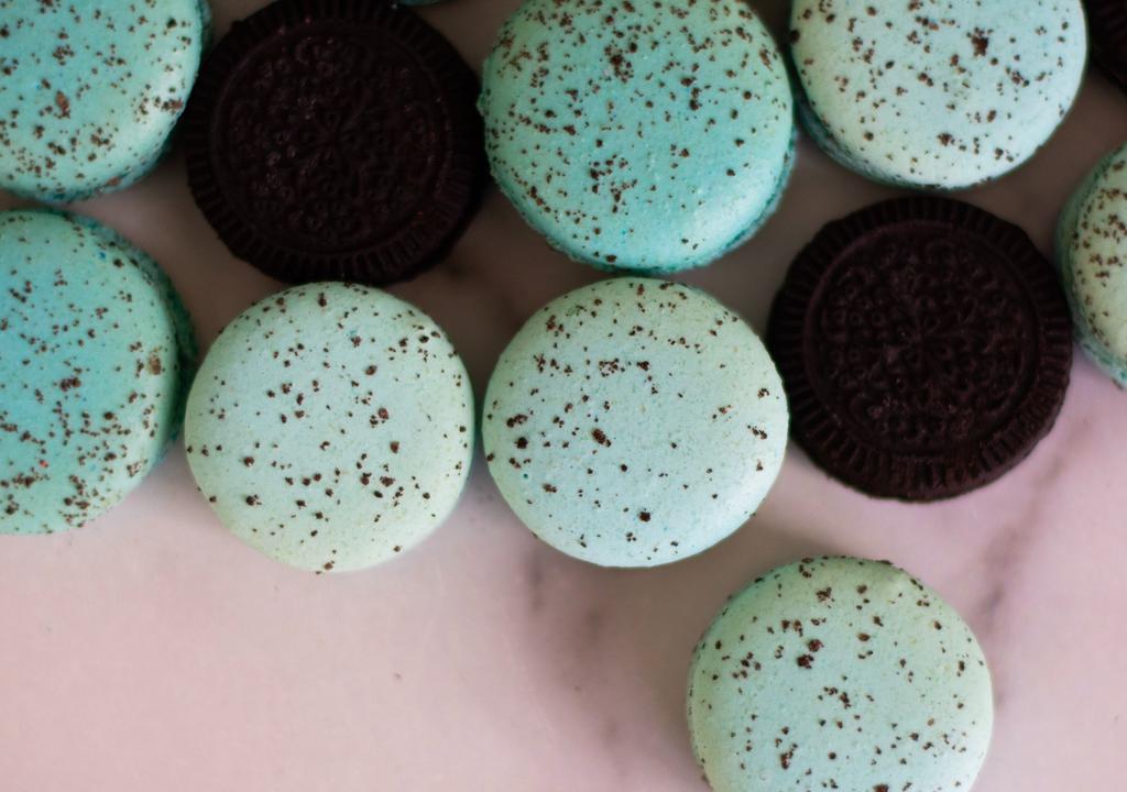 Cookies n Cream Macaron · Cookies n Cream is one of America's classic and most familiar flavor, so why not put that in a macaron?

Made with Gluten Free Chocolate Sandwich Cookies, there's no surprise why this is one of our most popular flavors!