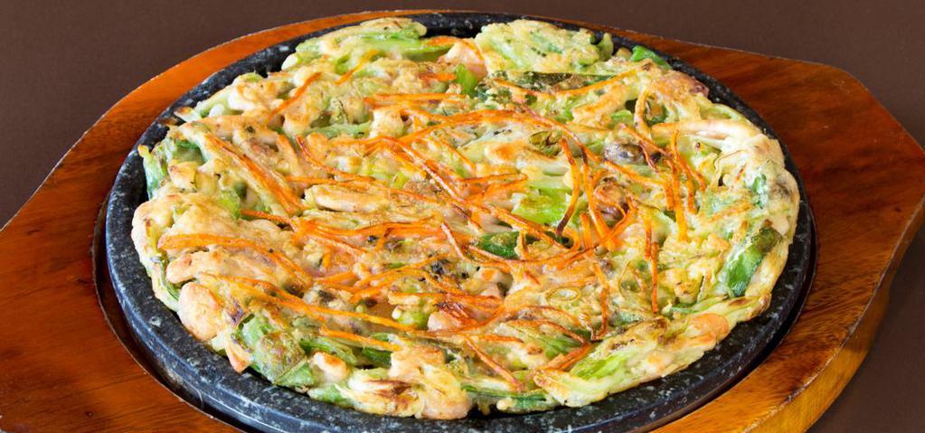 4. Haemul Pajeon · Seafood pancake.