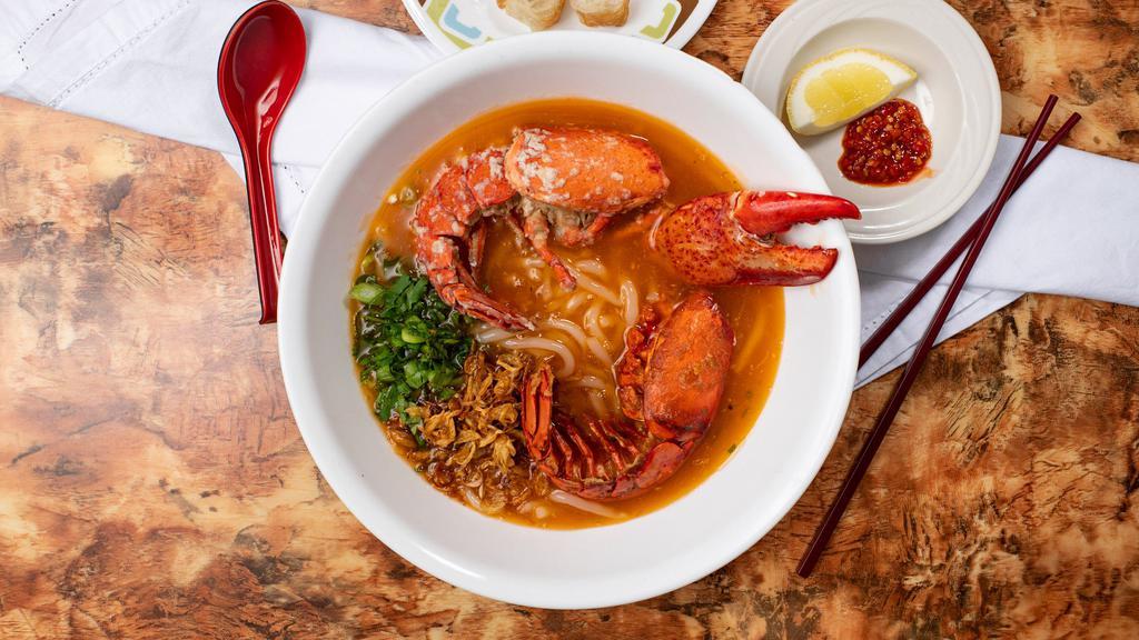 6. Bánh Canh Lobster (Udon with Whole Lobster) · Udon with whole lobster. Giò chảo quẩy đã tặng kèm (served with Chinese donuts).