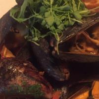 Pei Mussels · Garlic tomato sauce