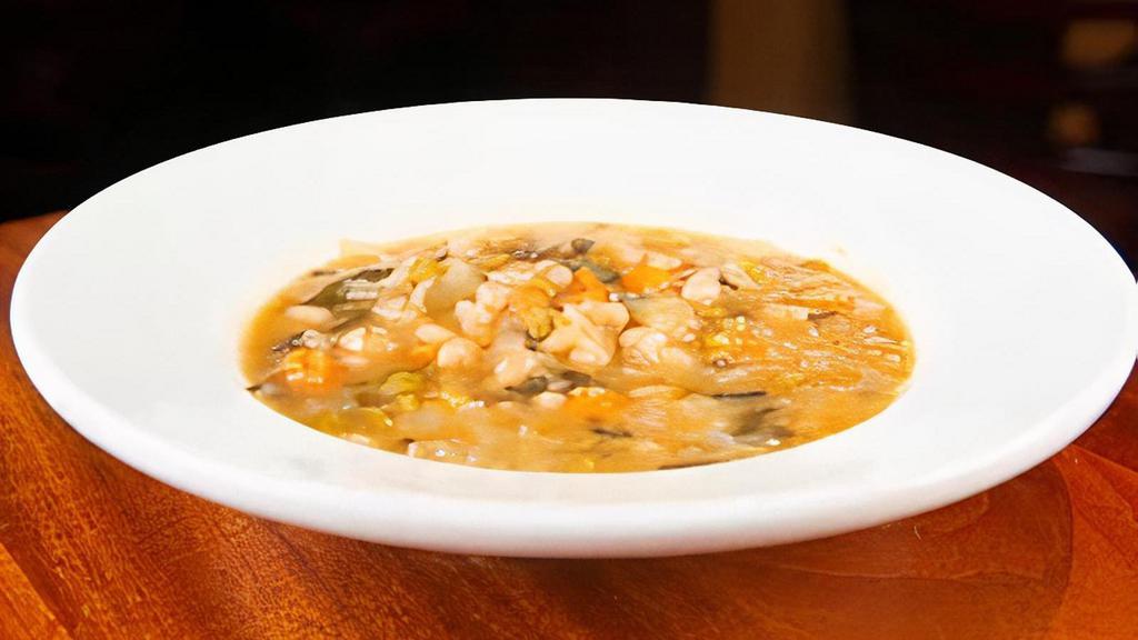 Minstrone Soup (Pint 16oz) · Gluten free. peas, white beans, cabbage, Swiss chard, carrots, (chicken stock)