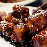 Sweet & Sour Spare Ribs · 糖醋小排