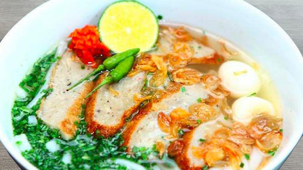 29b. Banh Canh Cha Ca · Thick and Soft Noodles with Fried Catfish Ball