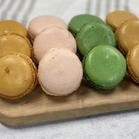 Mini Macaron Sampler ( A Dozen ) · Get your sweet-tooth cravings out of the way with this assorted Mini Macarons set. Comes wit...
