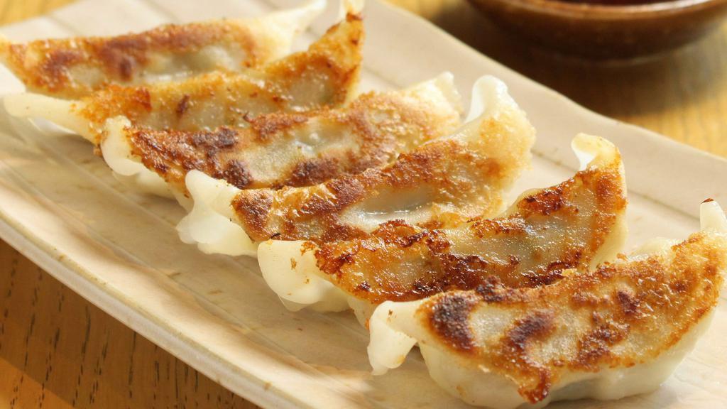 913. Gyoza 6pcs · Pork & Chicken dumplings