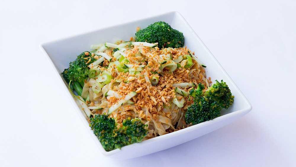 (C) Garlic Noodle · Egg noodles, crisp garlic and scallions tossed in a special house sauce. Served with fried tofu.