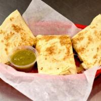 Quesadilla Queso · Only cheese.