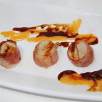 Bacon Scallop · Grilled scallops wrapped in bacon