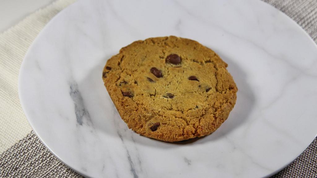 Chocolate Chip Walnut Cookie · 