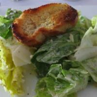Salade Caesar · Caesar salad - creamy anchovy dressing.