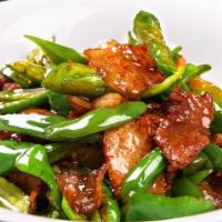 10. Sautéed Pork with Fresh Green and Red Pepper 乡里小炒肉 · Mild.