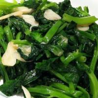 10. Sautéed Pea Sprouts with Chopped Garlic   蒜蓉大豆苗  · 