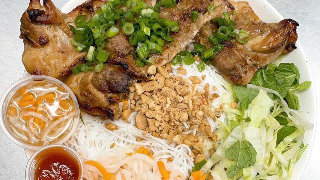 Grilled Pork w/ Rice Noodles (Bún Thịt Nướng) · Contains: Grilled Pork, Rice Noodles, Pickled Vegetables, Egg Roll, and Peanuts
