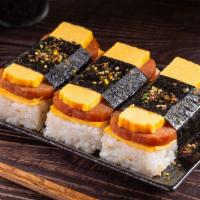 B11. Cheese & Spam Musubi · 芝士餐肉饭团  
Come with (3 Pcs)
