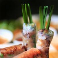 Nem Nuong Cuon · Grilled pork sausage rolls (2 rolls)