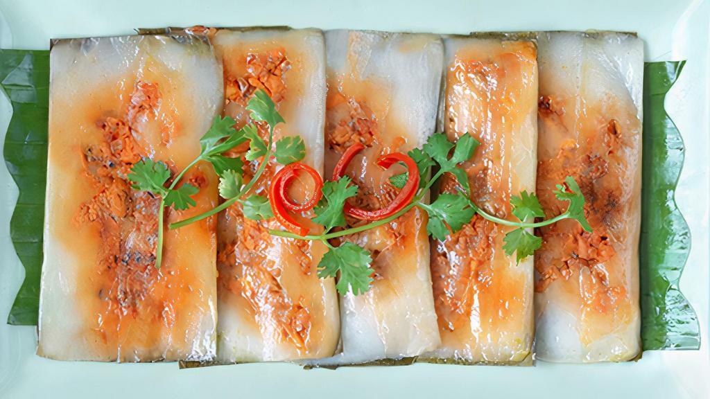 Banh Nam La · Steam flat rice cake with pork & shrimp (5 pieces)