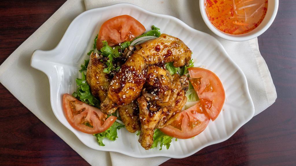 Canh Ga Chien Nuoc Mam · Fried chicken wings in mam sauce (6 wings)