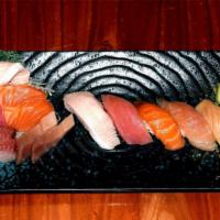 Moriawase · Five pieces sushi, seven pieces sashimi.