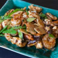 Bangkok Basil Prawns & Chicken · Spicy. Stir-fried with shiitake mushrooms, celery, carrots, snow peas, jicama and garlic sat...
