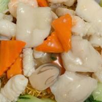 F8. Seafood Pan Fried Crispy Noodle · 