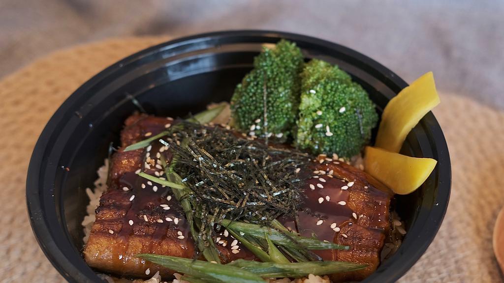 M4-Unagi Don Rice  · Japanese favorites, Unadon (grilled eel rice bowl),   Veggie , 鳗鱼饭