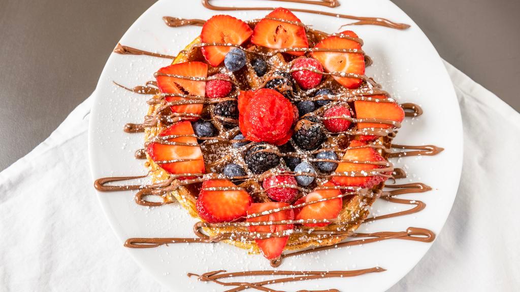 La Madeleine · Nutella, strawberries, blueberries, raspberries and blackberries.