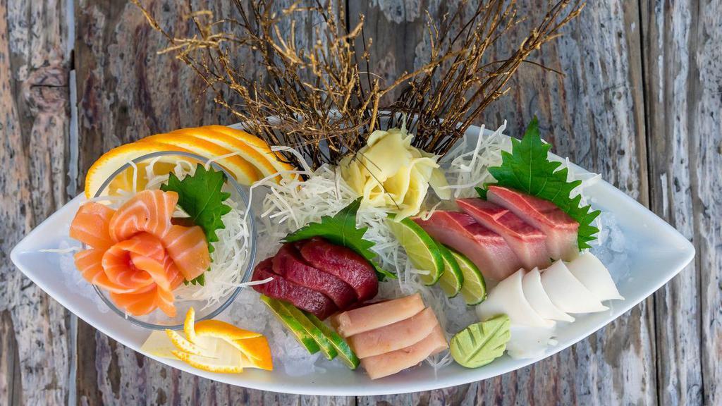 Sashimi Combo · Chef's choice of sashimi 14 pieces.