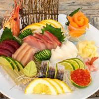 Sashimi Deluxe · Chef's choice of sashimi 21 pieces.