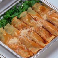 Mini Fresh Lumpia - 10 pcs. · Crepe filled with sauteéd julienne green beans, carrots, tofu, bamboo shoots, topped with sw...