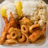Seafood Platter · 667 cal. Fried shrimp, mahi mahi and scallops.