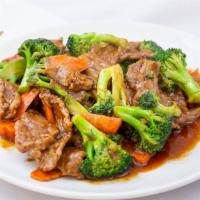 Broccoli Beef · Tasty broccoli beef made with garlic, broth, soy sauce, lime juice, and Sriracha.