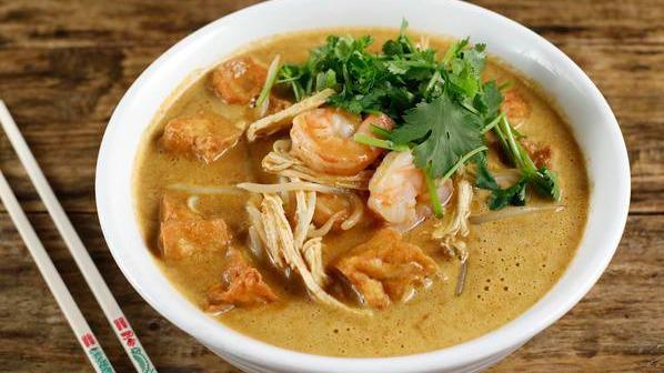 Laksa · Coconut curry broth, chicken,shrimp, tofu, bean sprouts, cilantro with rice noodle.