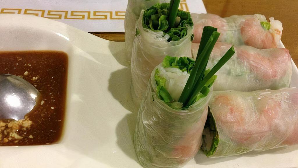 A1. Goi Cuon · Shrimp spring rolls served, with peanut sauce (3 pcs).
