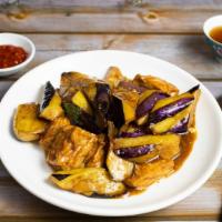 L10. Eggplant, Tofu & Basil w/ Satay Sauce · 
