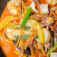 Jampong · Fresh noodles/ prawns/ clams/ scallops/ calamari/ napa cabbage/ zucchini/ onions/ spicy seaf...