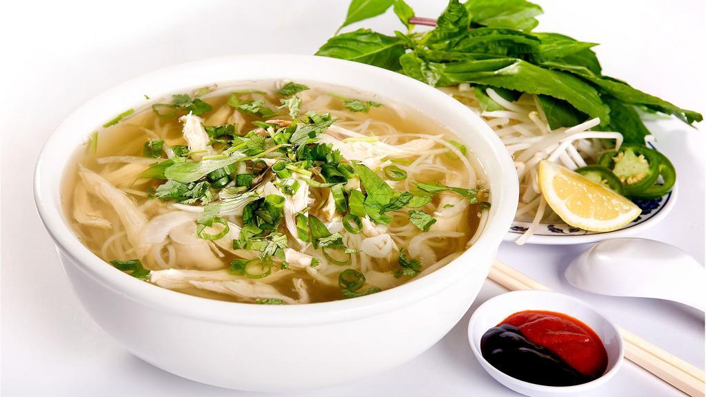 Phở Gà / Chicken Noodle Pho #20 · Chicken noodle soup w/ rice noodles.
(Chicken breast)