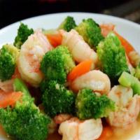 Prawn Connery - Prawns with Broccoli  西蘭花蝦 · Fresh prawns and seasonal vegetables cooked in a traditional Chinese sauce.