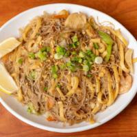 Miki Bihon · Combination of thick egg noodles and thin rice noodles stir-fried with vegetables, chicken, ...