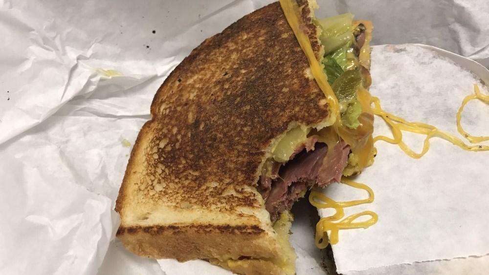 Pastrami Sandwich
 · Mayonnaise, mustard, lettuce, tomatoes, onions, and pickles with Pepper jack cheese. Served with your choice of bread.