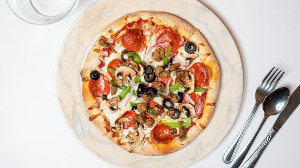 Supreme Combo Pizza · Pepperoni, mushrooms, bell peppers, red onions, black olives, garlic and sausage.