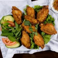 Cánh Gà Muối Tiêu  · Fried wings with salt and pepper